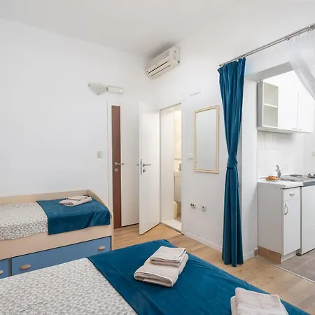Magnolia Center 1 Apartment Makarska