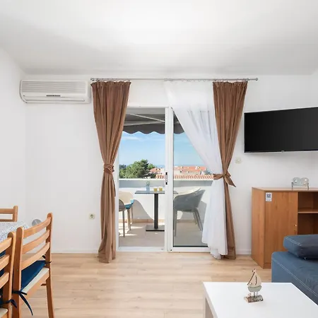 Magnolia Center 1 * Makarska