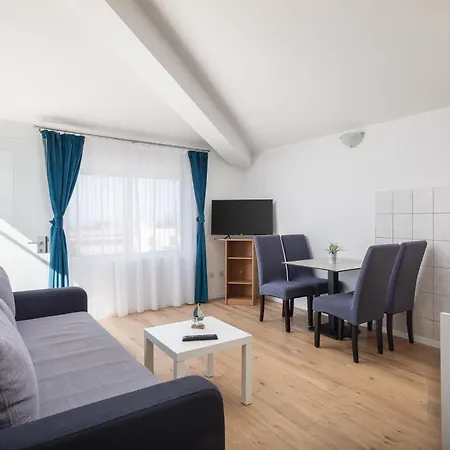 Apartment Magnolia Center 1 Makarska