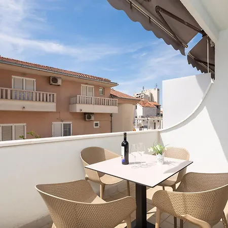 Apartment Magnolia Center 1 Makarska
